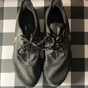 Nike Air Max- black and gold